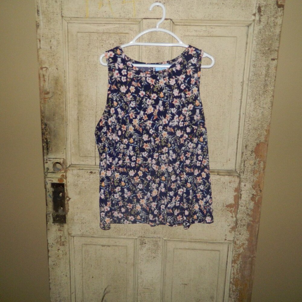 CeCe Sleeveless Keyhole Back Top Size 3X (VV-4)